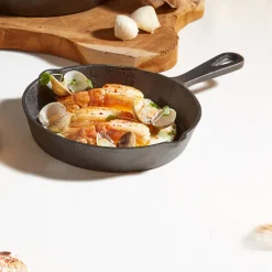 Gifi Cuisson^Mini plat à four rond en fonte avec manche